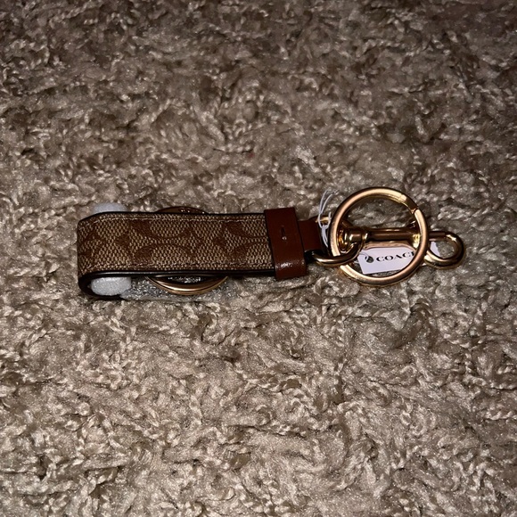 NWT!! Coach Trigger Snap Bag Charm In Signature Canvas - Picture 3 of 5